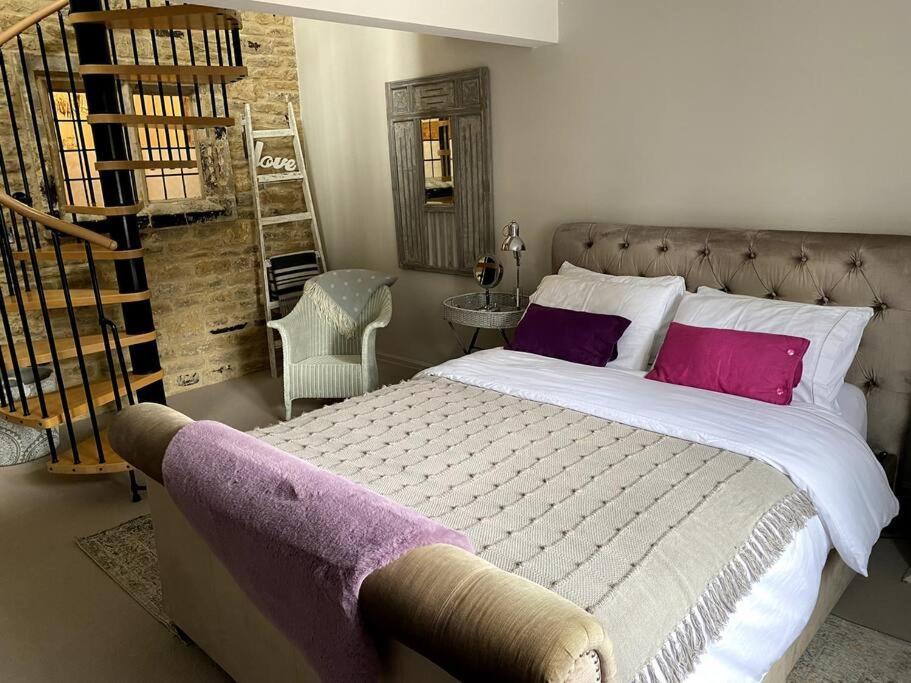 Historic Cotswold Chic Style For Uk Staycation Буртон-он-те-Уотер Экстерьер фото