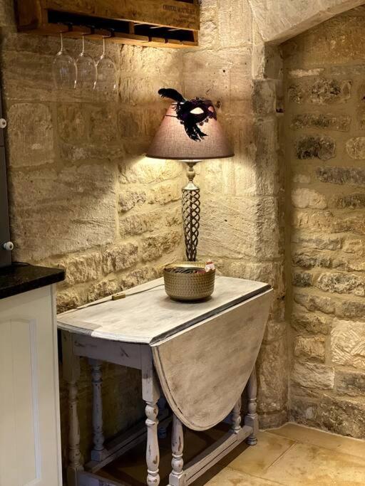 Historic Cotswold Chic Style For Uk Staycation Буртон-он-те-Уотер Экстерьер фото